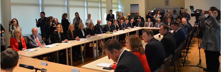 Za poboljšanje materijalnih uvjeta u osnovnim i srednjim školama 42 milijuna kuna