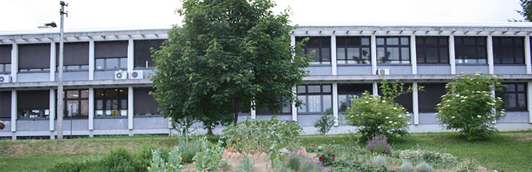 Bivši učenici darivali školu