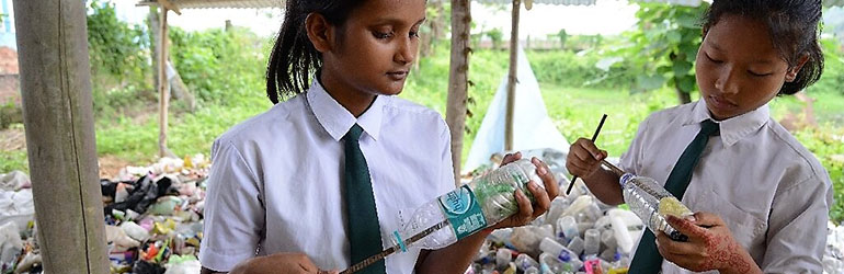 Škola u kojoj učenici školarinu plaćaju plastičnim otpadom