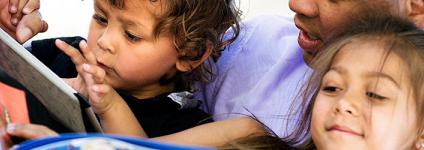 Školski portal: Većina roditelja djeci prerano prestane čitati naglas 