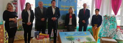 Školski portal: Mališanima uručene tradicijske drvene igračke  