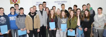 Školski portal: Učenici za obrtnička zanimanja dobivaju po 600 kuna mjesečne stipendije